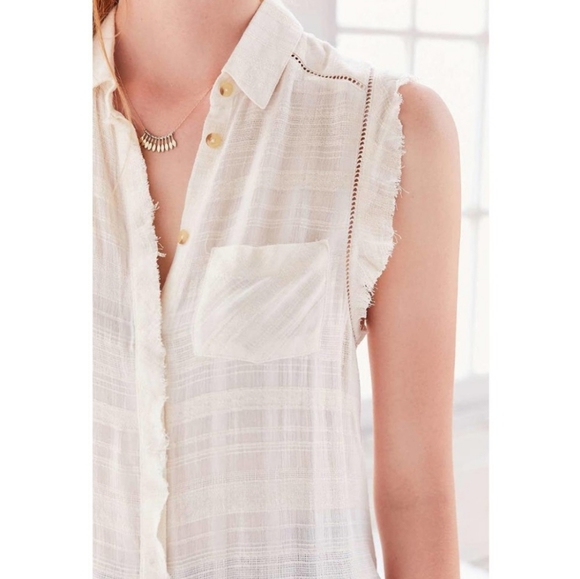 Kimchi Blue Allison Frayed Botton Down Tunic - Picture 4 of 16